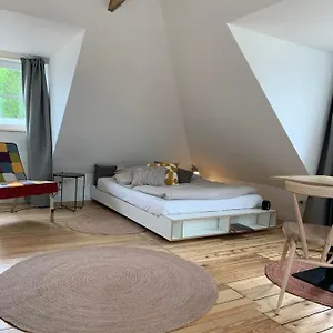 https://das-zimmer-unter-dem-dach.hamburg-hotels-de.com